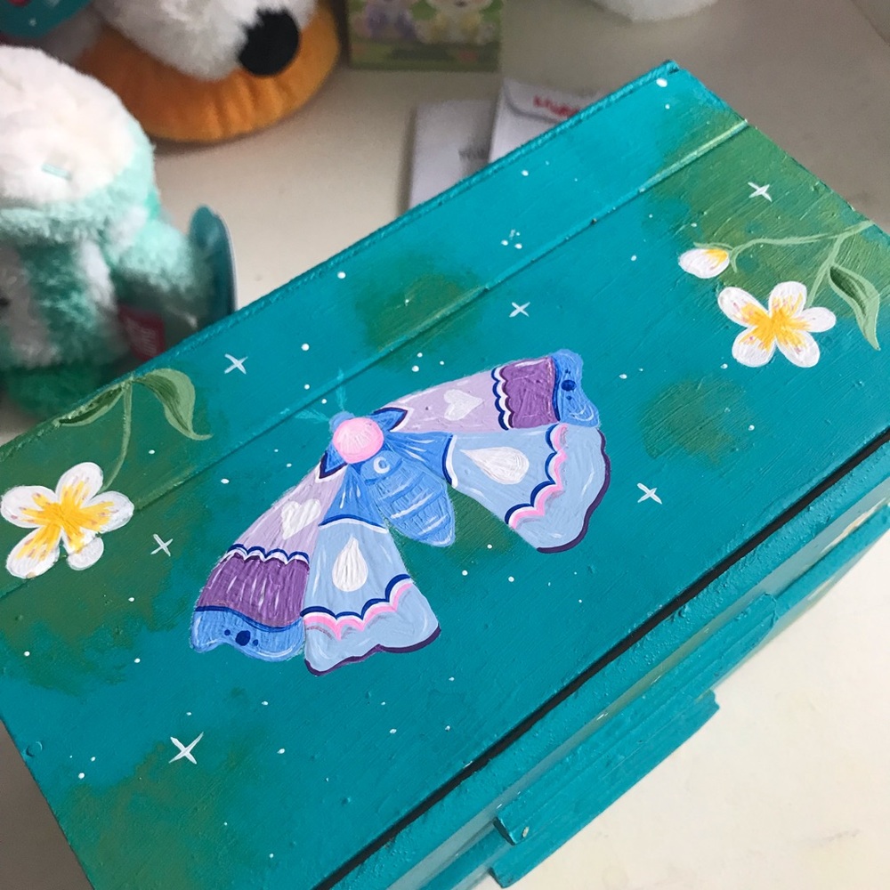 Hand-Painted Teal Jewelry Box with Floral Accents - Picture 3 of 7
